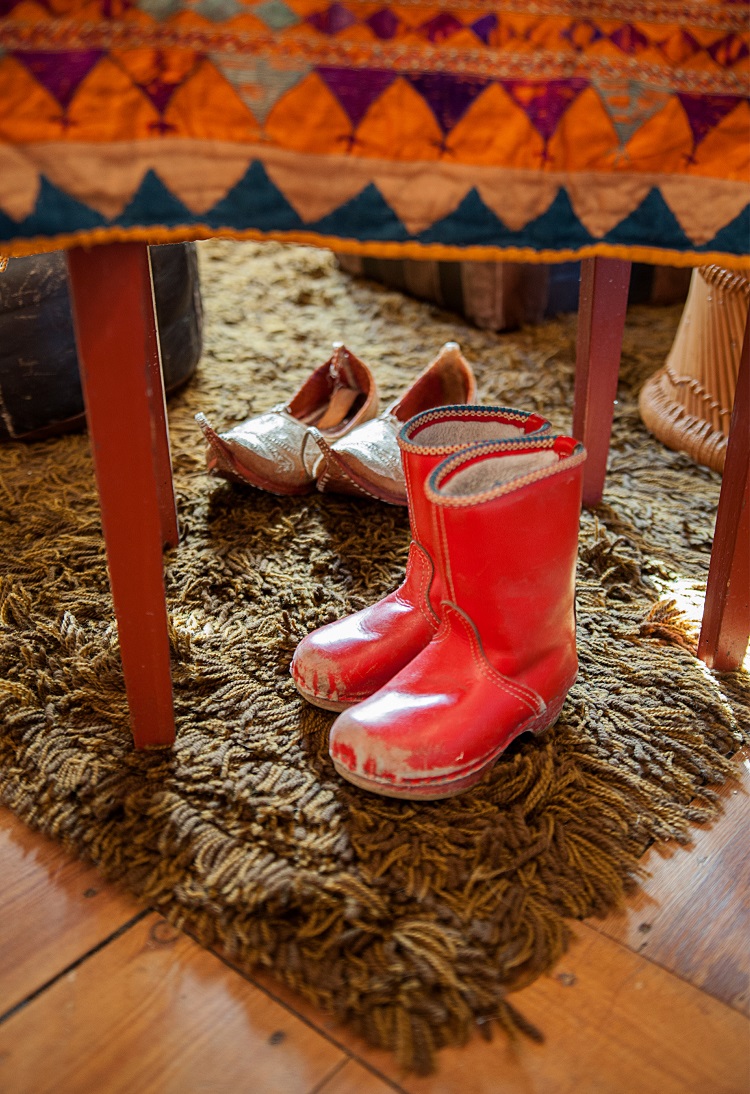 Special exhibition Young in the 70's - platform clogs in the commune